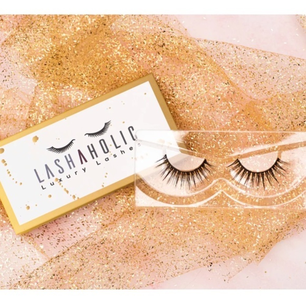 Lashaholic Lashes in Instaglam